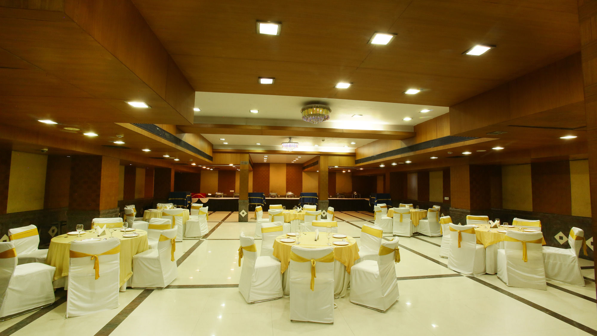 Emblem Hotel Sector 14 Gurgaon Bagian luar foto